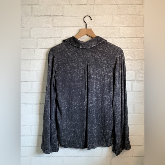 Chaser Black & Gray Soft Bell Sleeve Button Down Shirt Top XS - Picture 2 of 5